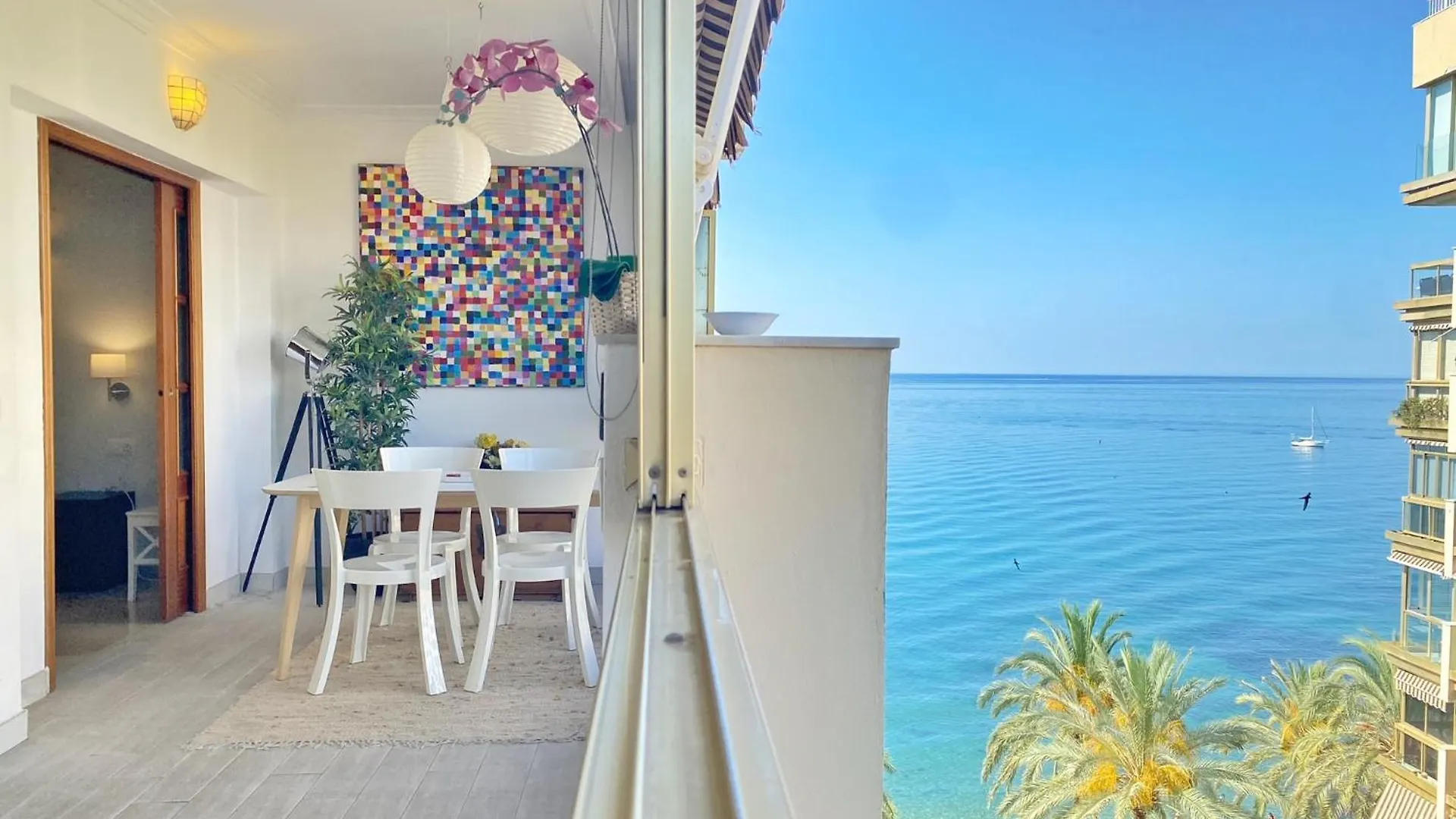 Beachfront Bliss, On The Promenade - Eaw Homes Marbella