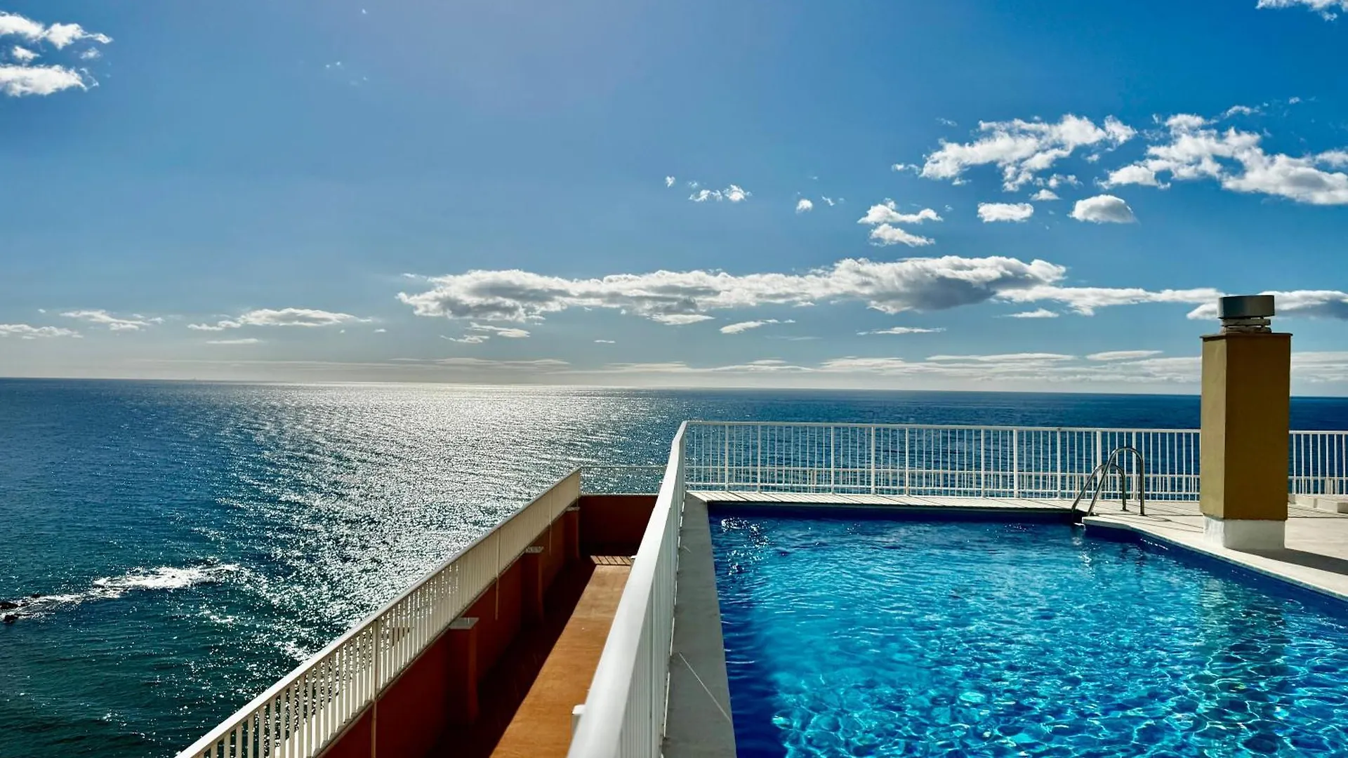 Beachfront Bliss, On The Promenade - Eaw Homes Marbella