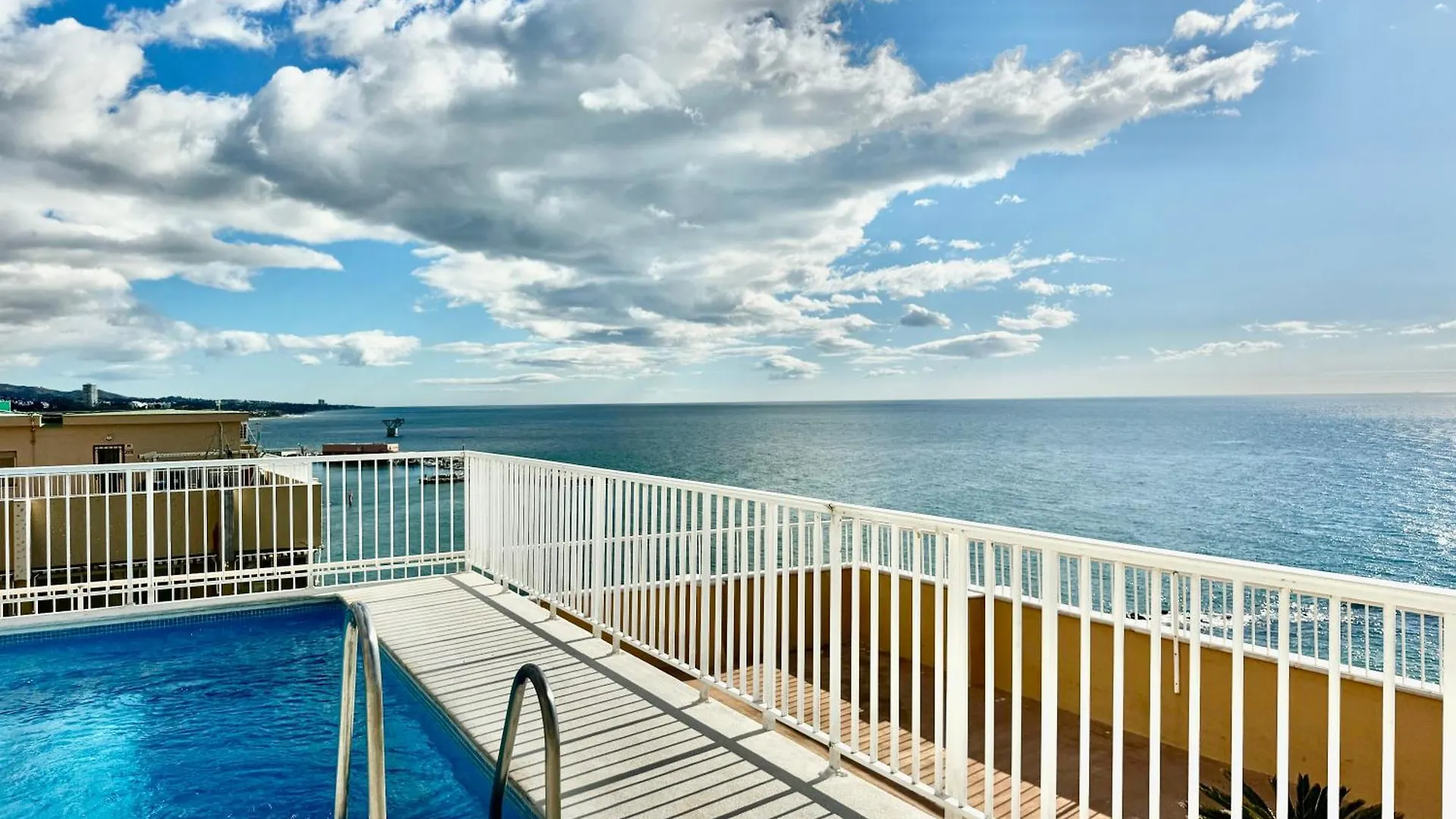 Beachfront Bliss, On The Promenade - Eaw Homes Marbella Apartment